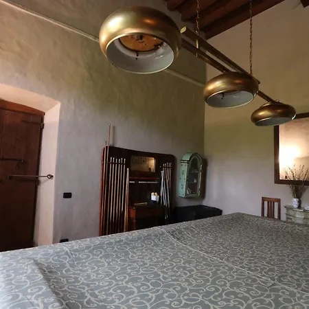 Oda ve Kahvaltı Castello Malaspina Di Gambaro Ferriere