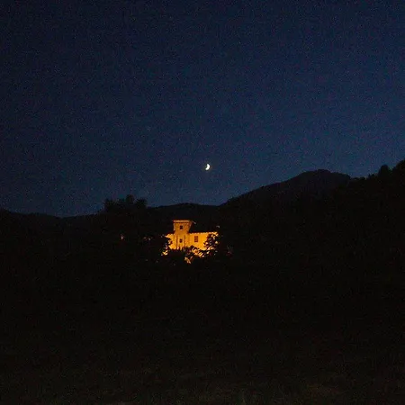 Oda ve Kahvaltı Castello Malaspina Di Gambaro