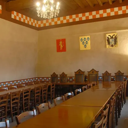 Oda ve Kahvaltı Castello Malaspina Di Gambaro Ferriere