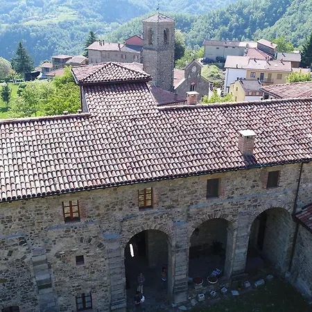 Castello Malaspina Di Gambaro Bed & Breakfast