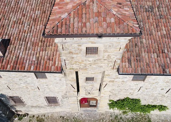 Castello Malaspina Di Gambaro *