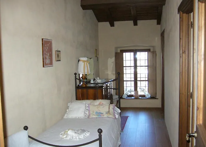 Castello Malaspina Di Gambaro